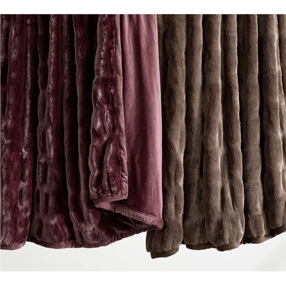 RARE Pottery Barn Ruched Faux Fur Throw Blanket 50x60 Mocha Chocolate Brown Bear - Picture 12 of 12